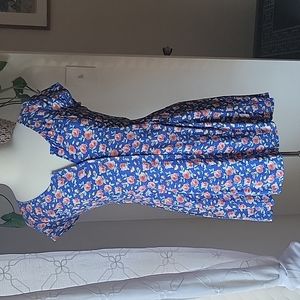 Flowy Floral Summer dress. ☀️ 🍒